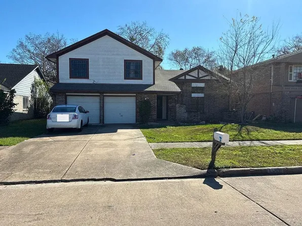 3911 Green Crest Dr, Houston, TX 77082