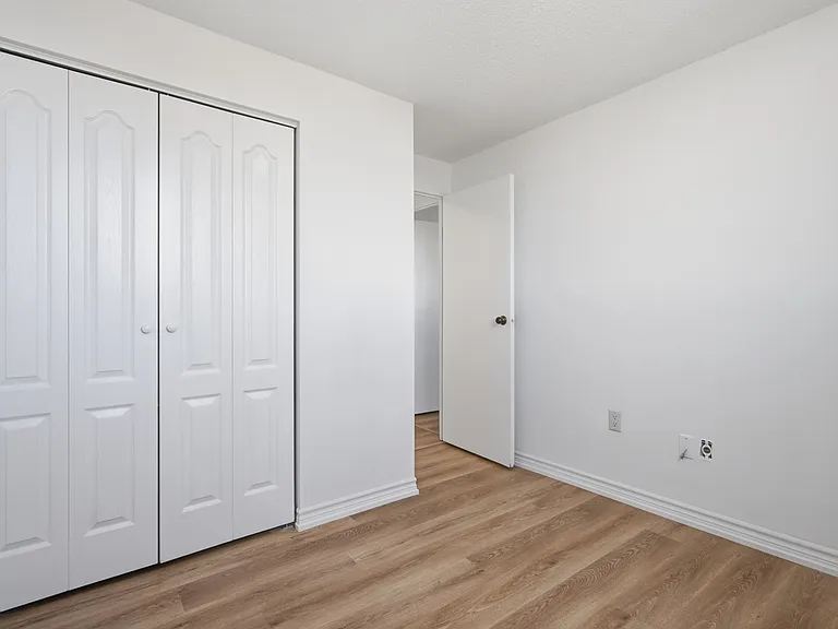 127 Belmont Dr #909 — Photo 17