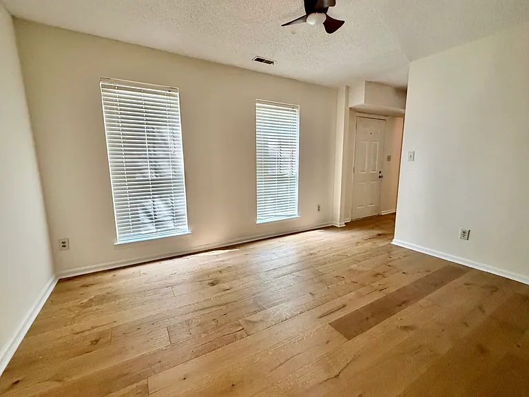 11809 Lansbury Ct — Photo 7