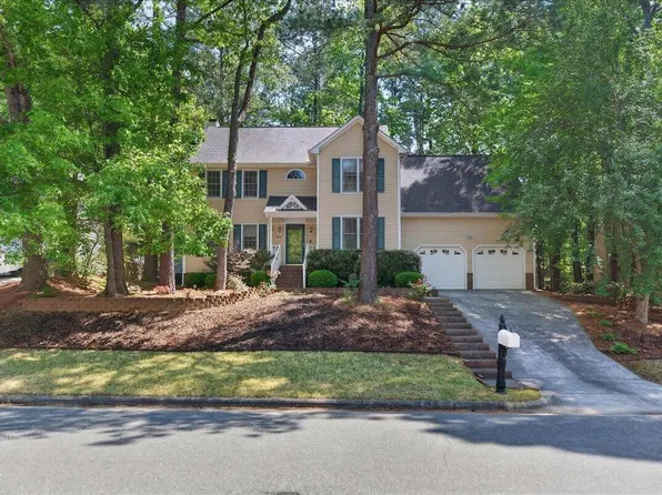 9536 Bells Valley Dr, Raleigh, NC 27617