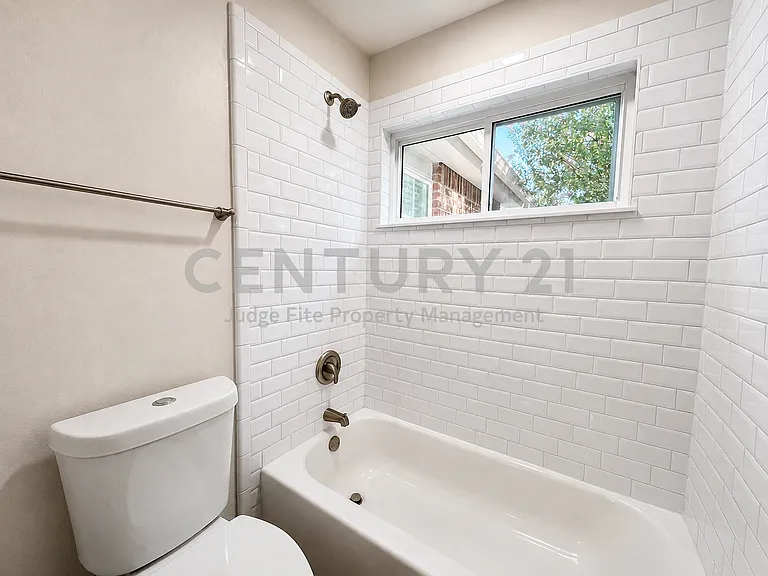 300 Lamesa Ct — Photo 23