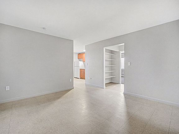 4th image of 1600 Clinton St APT 103