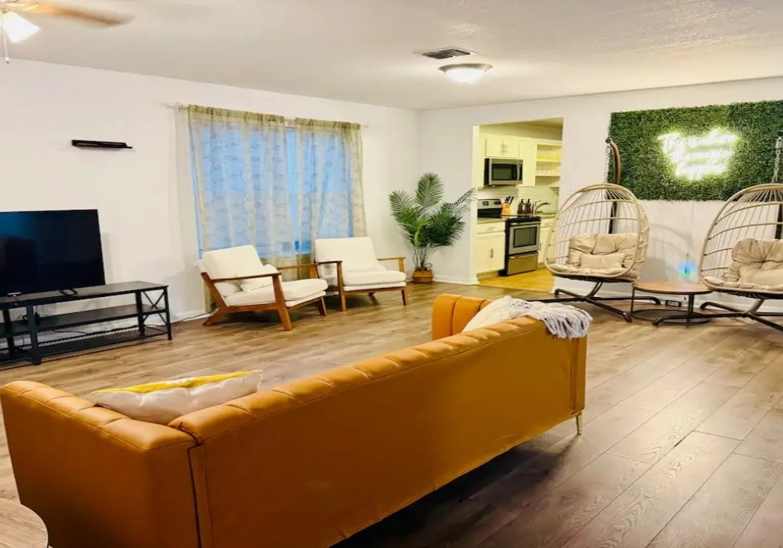 4 bed, 2.5 bath, 2000 sqft, $1,079 — Photo 4