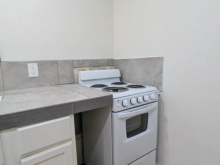 838 Plumosa Ave — Photo 7