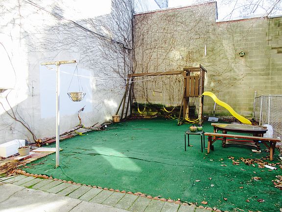 2nd image of 66-7 Myrtle Avenue # Fl 1ST