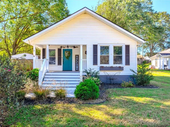 7 Park St, Pelzer, SC 29669