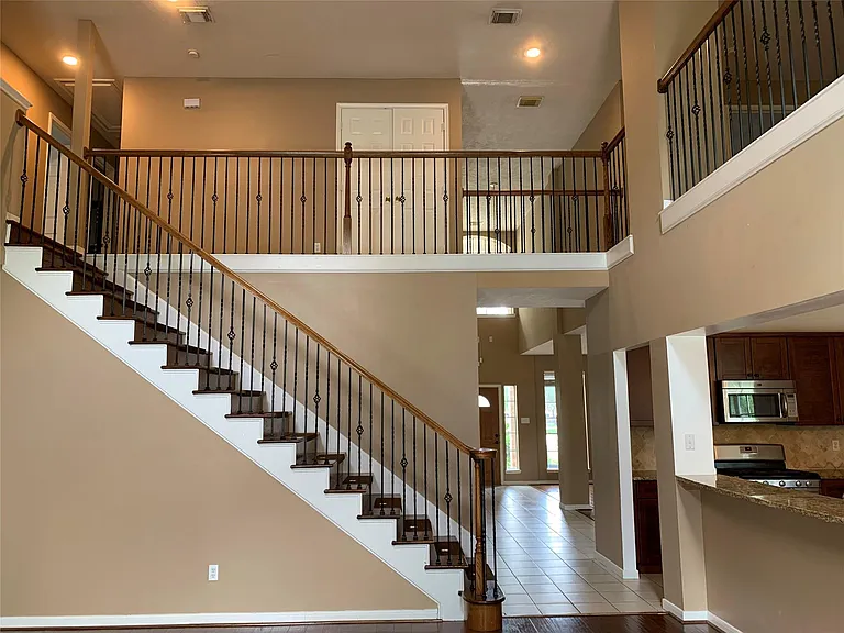 20703 Riviere Ln — Photo 10