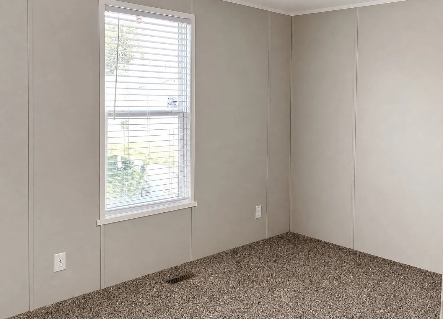 Silverstone Manufactured Home Community — Photo 3