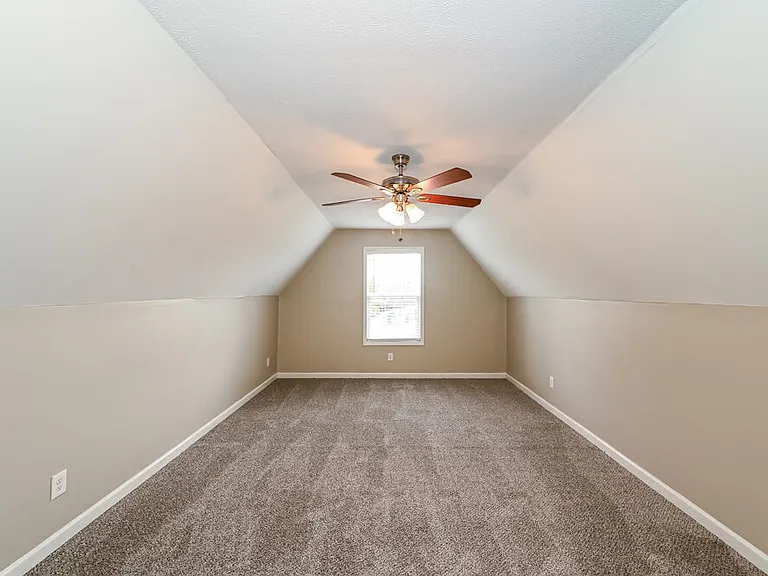 1422 Huddersfield Dr — Photo 11