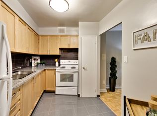 6000 Bathurst St #B2A267BCF, Toronto, ON M2R1Z2