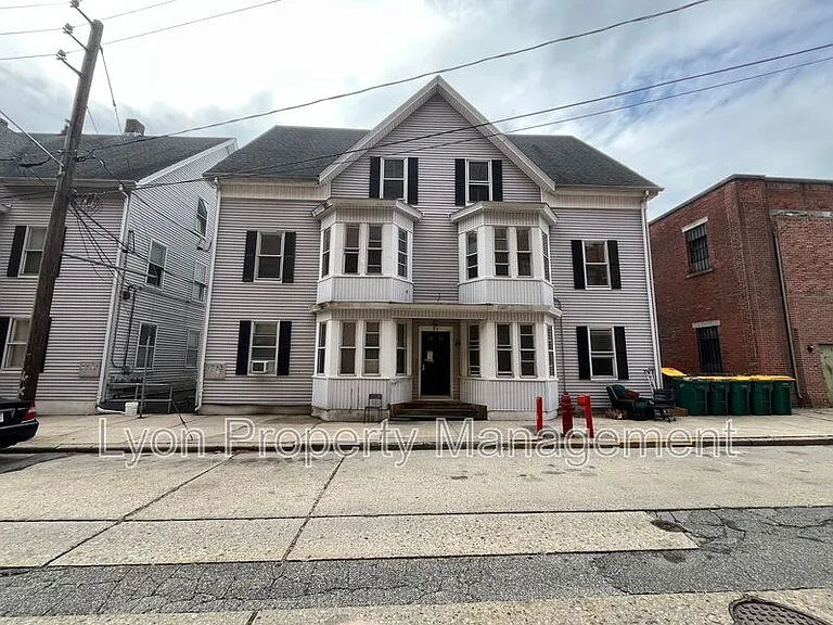 31 Mechanic Ave #2L — Photo 1
