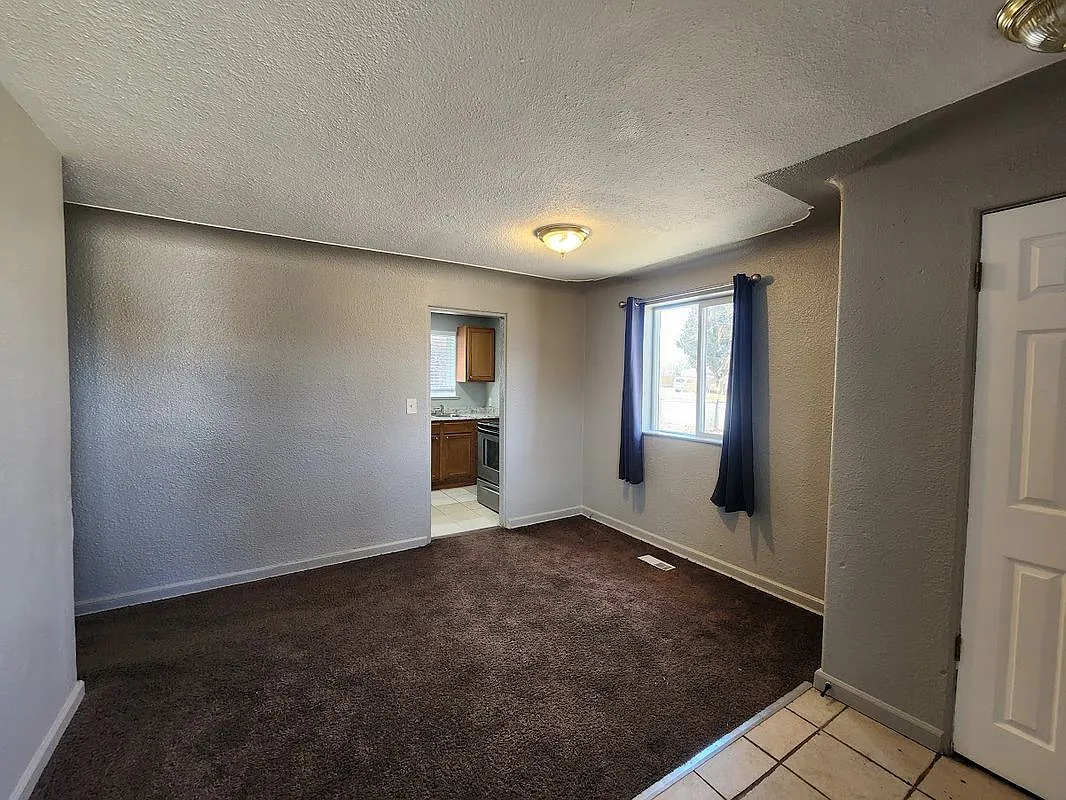 3 bed, 1.0 bath, 857 sqft, $2,200 — Photo 2