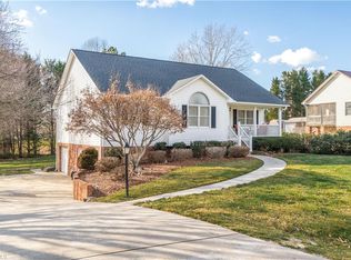 172 Fairystone Ln, Lexington, NC 27295