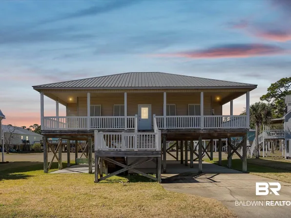 213 Sunrise Dr, Gulf Shores, AL 36542