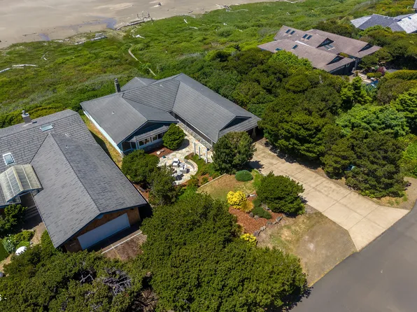 3802 NW Oceania Dr, Waldport, OR 97394