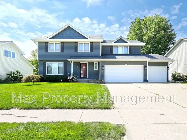 8200 Northview Dr, Urbandale, IA 50322