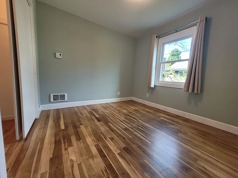 9107 N Kellogg St — Photo 8