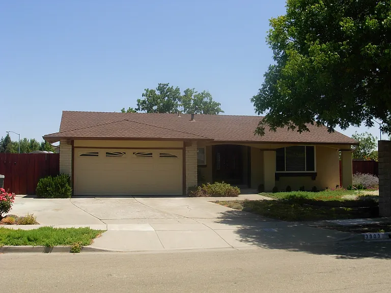 3903 Payne Rd — Photo 1
