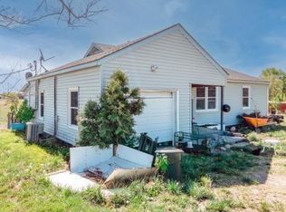 37105 Crescent Hill Rd, Osawatomie, KS 66064