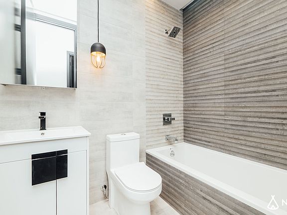 3rd image of 1079 Carroll St #3F
