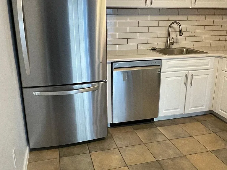1210 Creve Coeur Crossing Ln #H — Photo 8