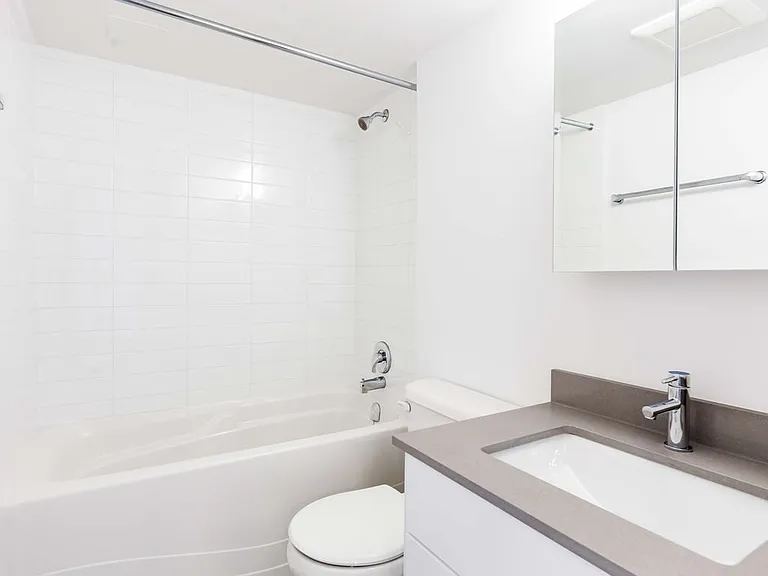 1251 Jervis St — Photo 27