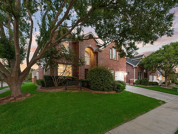 4th image of 1660 Meadows Ave