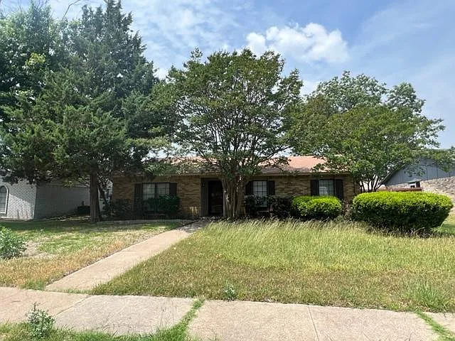 3 bed, 1717 sqft, $1,950 — Photo 1