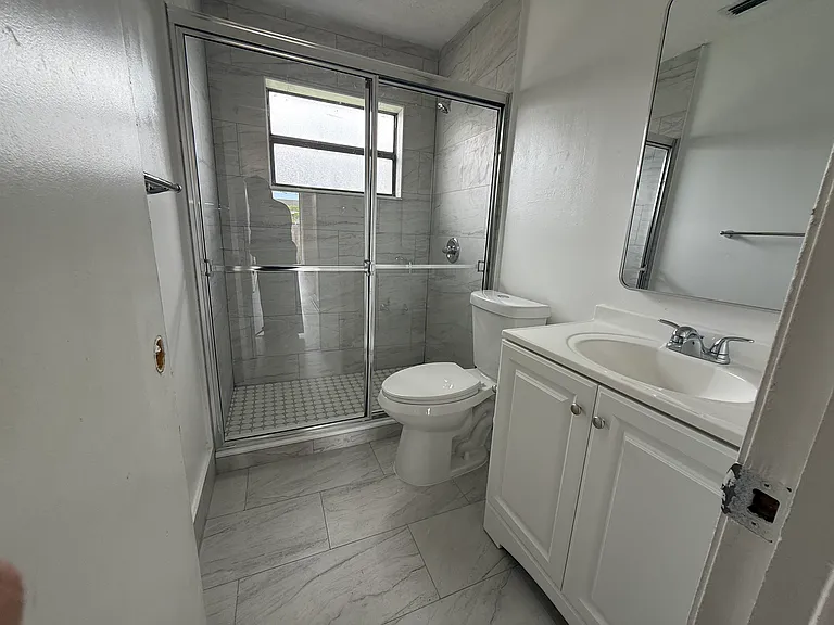 6109 Pierce St — Photo 9