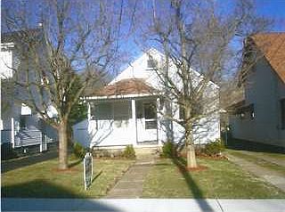 2nd image of 525 Smiley St