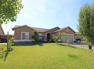 1615 Laredo St, Dinuba, CA 93618