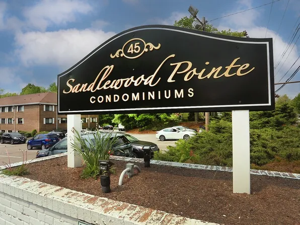 45 Macy St #B-201, Amesbury, MA 01913