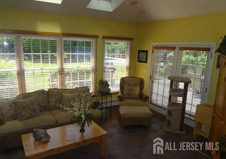 246 Fresh Ponds Rd — Photo 11