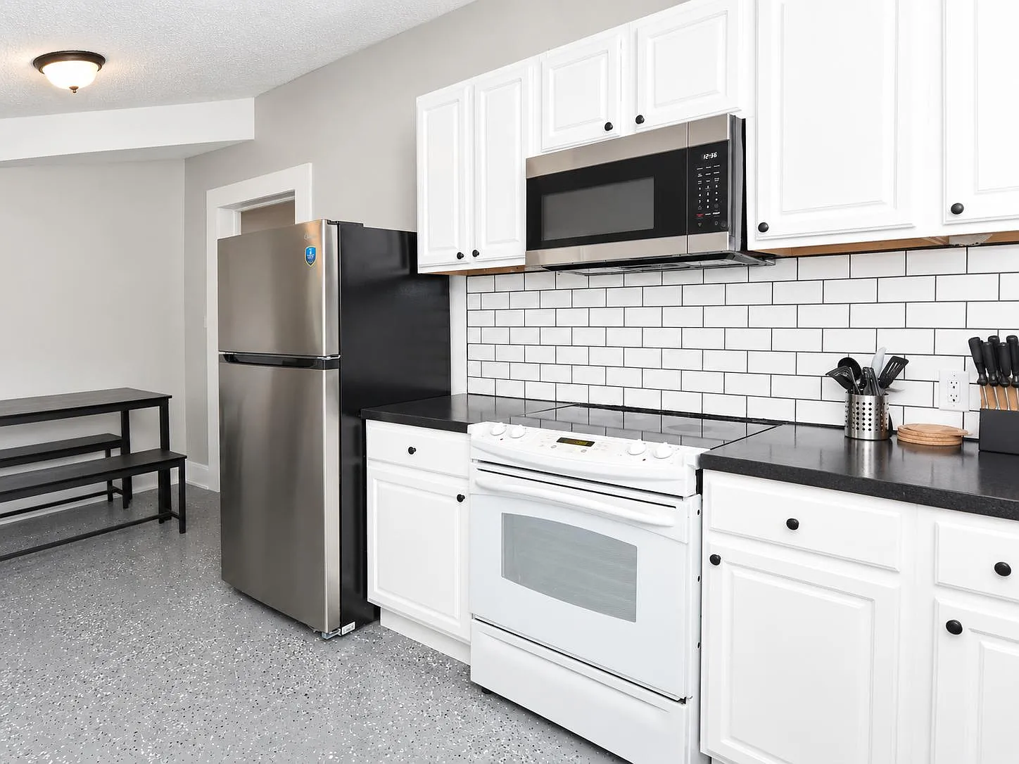 4 bed, 2.5 bath, 2000 sqft, $866 — Photo 4