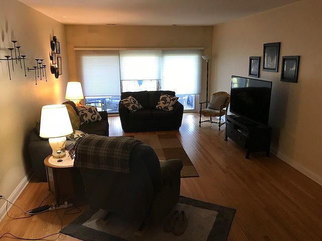 1st image of 1033 Deerfield Pl