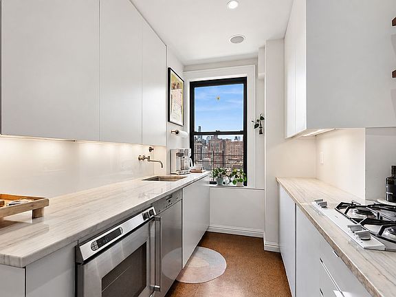 4th image of 328 W 86th St APT 10B