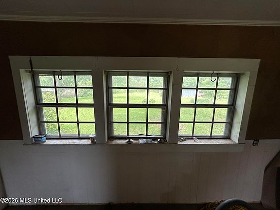 3rd image of 1135 Harrison Dr