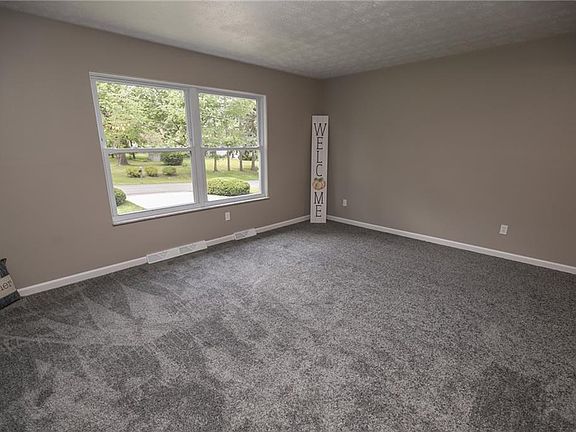 3rd image of 4991 Long Dr