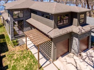 5403 Lake Shore Dr, Okoboji, IA 51355