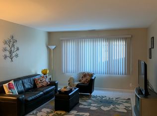 1525 E Thacker St APT 2A, Des Plaines, IL 60016