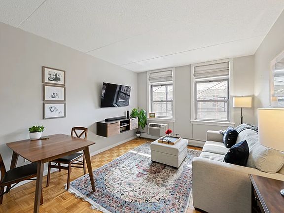 2nd image of 102 Bradhurst Ave APT 612
