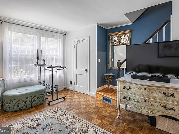5th image of 1201 S Barton St Unit 174
