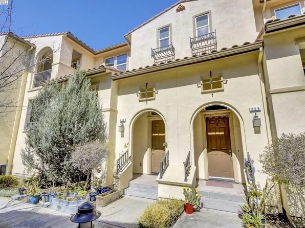 258 Paso Roble Cmn, Fremont, CA 94539