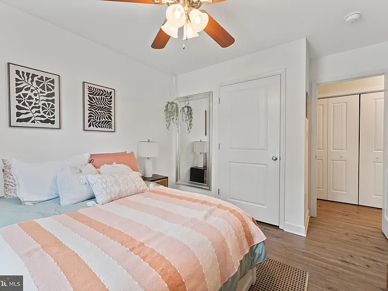 305 Cedar Ln — Photo 17