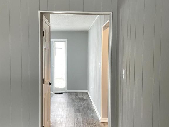 5th image of 2602 W 6th St