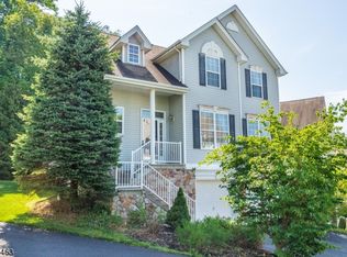 5 Winding Hill Dr, Hackettstown, NJ 07840