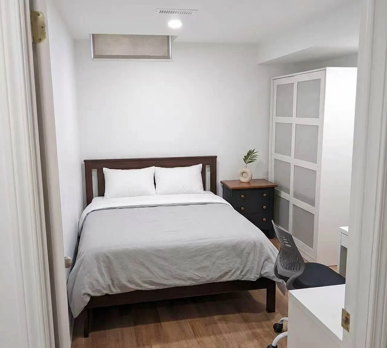 2 bed, $1,400 — Photo 1