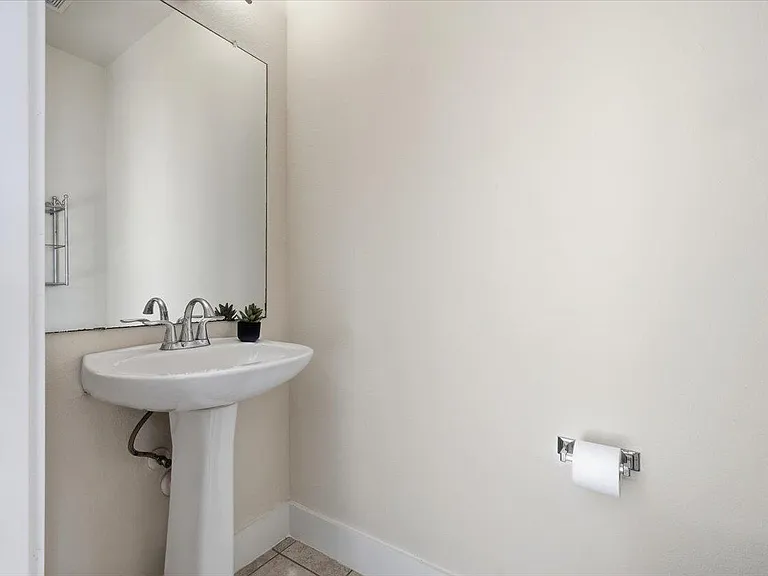 13420 Lyndhurst St #807 — Photo 12