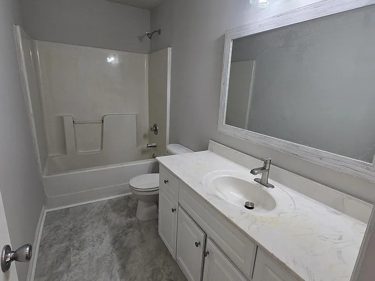 639 Lory Ln — Photo 16