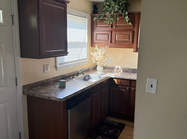 2823 W Thirteen Mile Rd #7-3, Royal Oak, MI 48073